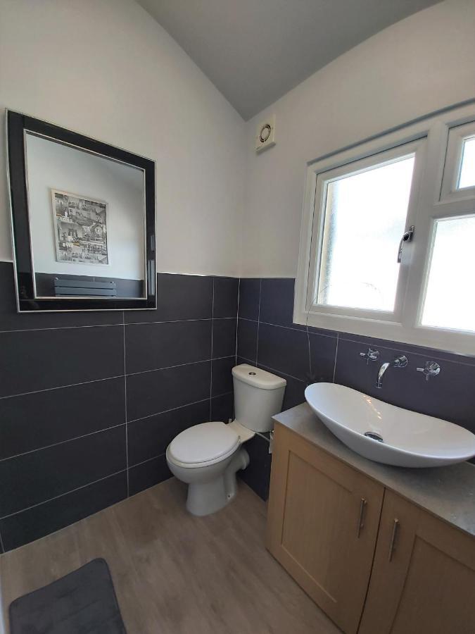 Beautifully Renovated 2 Bed Flat - Close To Beach Daire Southend-on-Sea Dış mekan fotoğraf